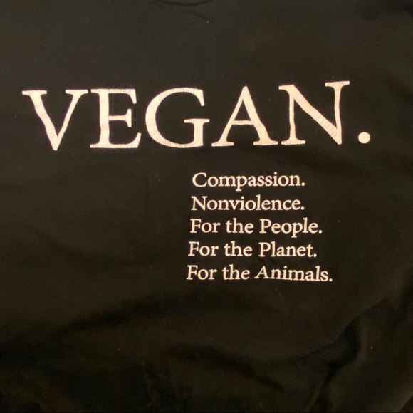 Vegan t-shirt in black! - Picture 5 of 5